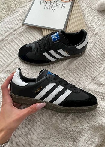 Adidas Siyah Beyaz Spor Ayakkabı
