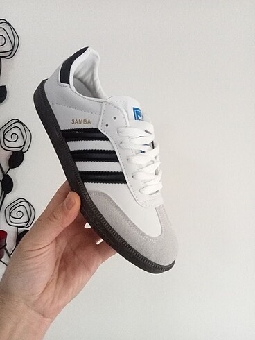 40 Beden Adidas Spor Ayakkabı