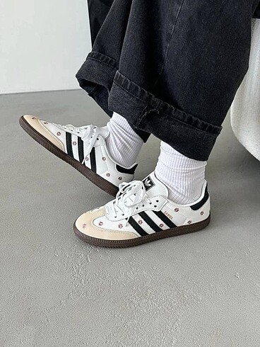 40 Beden Adidas Spor Ayakkabı