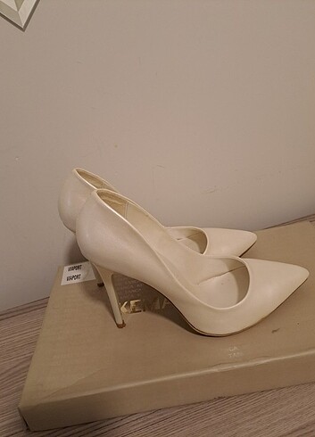 38 Beden beyaz Renk Beyaz Stiletto
