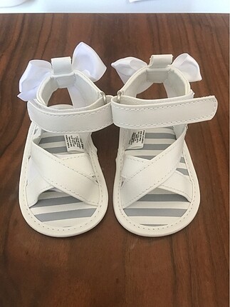 Arkası fiyonklu kız sandalet