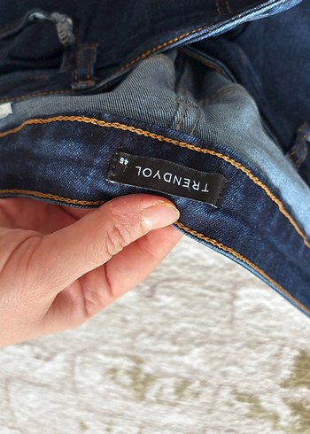 Kadın Lacivert dar Kesim Midi Kot Pantolon - Görsel 3