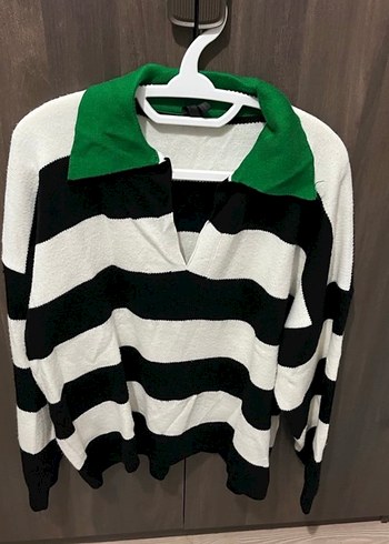 Yeşil Yaka Detaylı Çizgili Kadın Kazak - Görsel 3