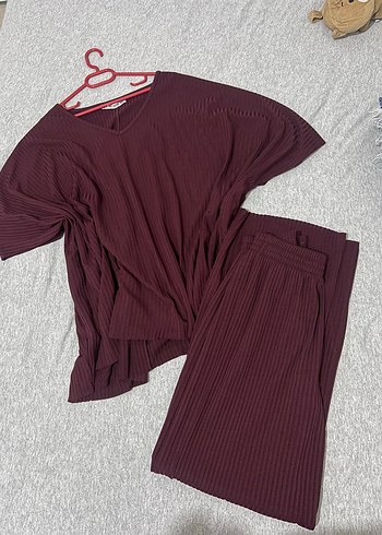 Bordo V Yaka takım