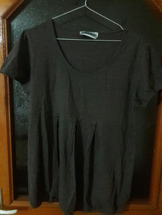 koyu gri t shirt