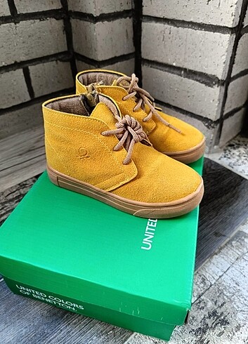 Benetton Benetton bot 