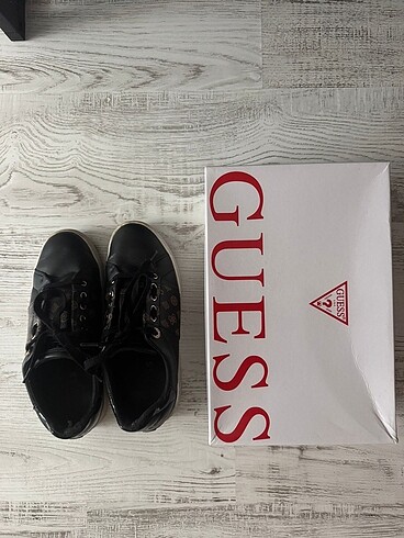 Guess spor ayakkabı