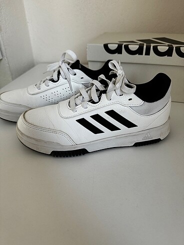 38 Beden beyaz Renk Adidas spor ayakkabı