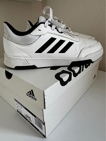 Adidas spor ayakkabı