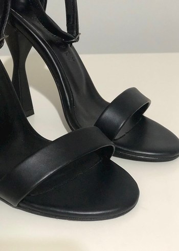 Siyah Topuklu Ayakkabı - Görsel 6