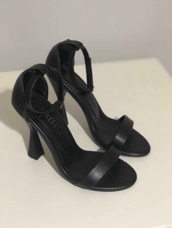 Siyah Topuklu Ayakkabı - Görsel 2