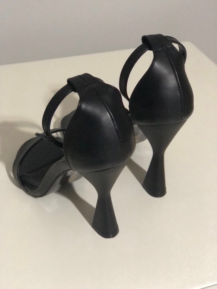 Siyah Topuklu Ayakkabı - Görsel 5