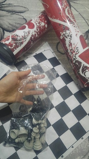 Adidas elimde 2 adet yeni santrac takımı vardır