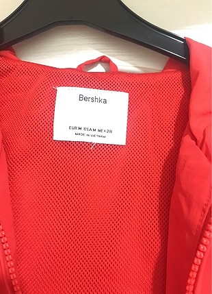 Bershka yağmurluk