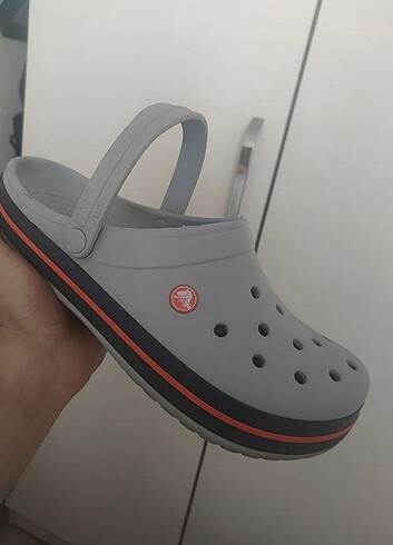 Crocs 42