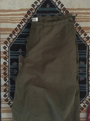 Pull and Bear Pull and bear paraşüt pant.