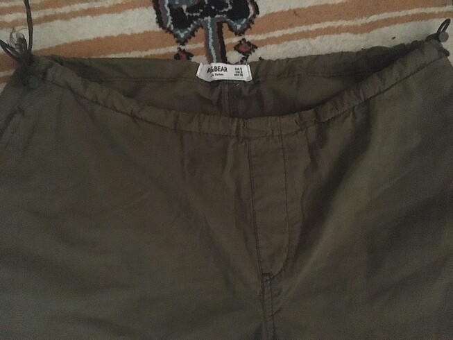 s Beden haki Renk Pull and bear paraşüt pant.