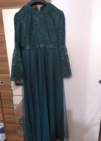Uzun Kollu İşlemeli Yeşil Abiye Elbise - Görsel 2