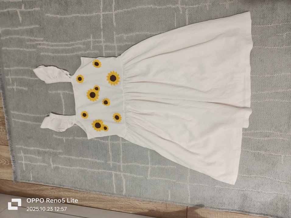 Nakışlı, Askısız, Fırfırlı Beyaz Kız Elbisesi - Görsel 4