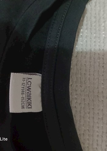 Kız Çocuk Siyah Düğmeli Baskılı Tişört - Görsel 3