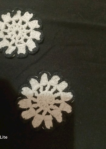 Kız Çocuk Siyah Düğmeli Baskılı Tişört - Görsel 2