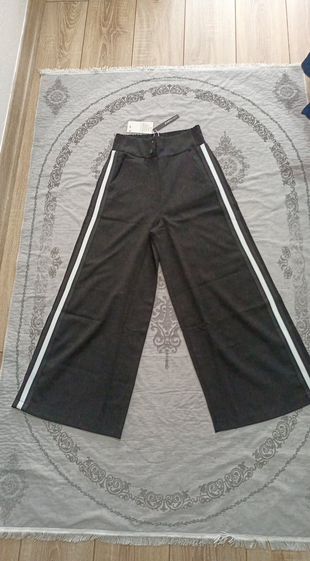 Beyaz Şeritli Siyah kiz çocuk Bol Kumaş Pantolon - Görsel 3