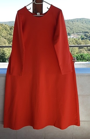 Kırmızı Elbise