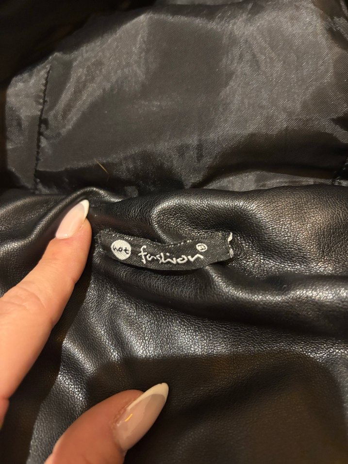 Siyah Deri Fermuarlı Kapüşonlu Kadın Mont - Görsel 2