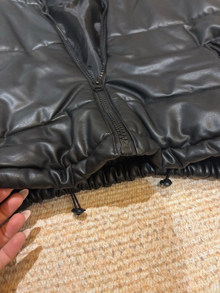 Siyah Deri Fermuarlı Kapüşonlu Kadın Mont - Görsel 3