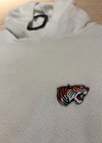 Beyaz Kapüşonlu Kadın Sweatshirt - Görsel 2