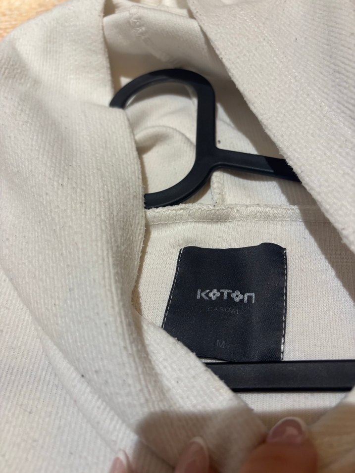 Beyaz Kapüşonlu Kadın Sweatshirt - Görsel 3