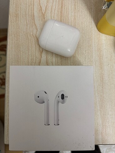 AIRPODS