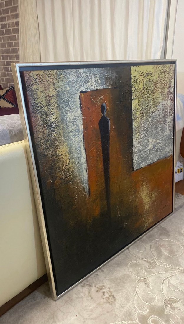 Koyu Tonlarda Figürlü Soyut Tablo - Görsel 2