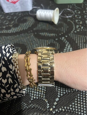 Guess Guess saat