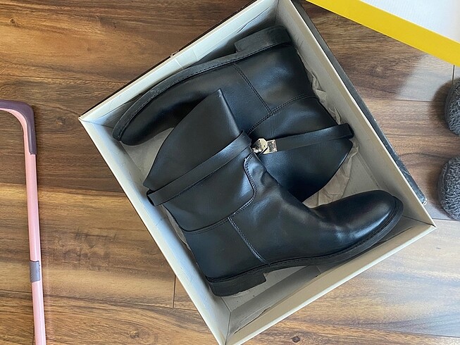 Zara Bambi kısa bot/çizme