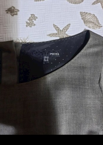 Düğmeli gri ipek yol elbise - Görsel 4