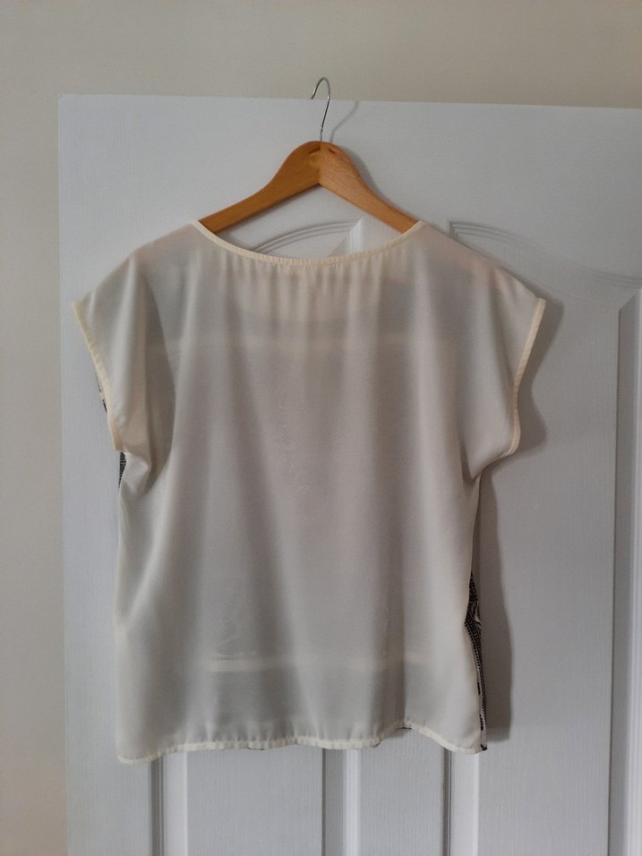 Bohem Gri Desenli Dökümlü Kolsuz Bluz - Görsel 2