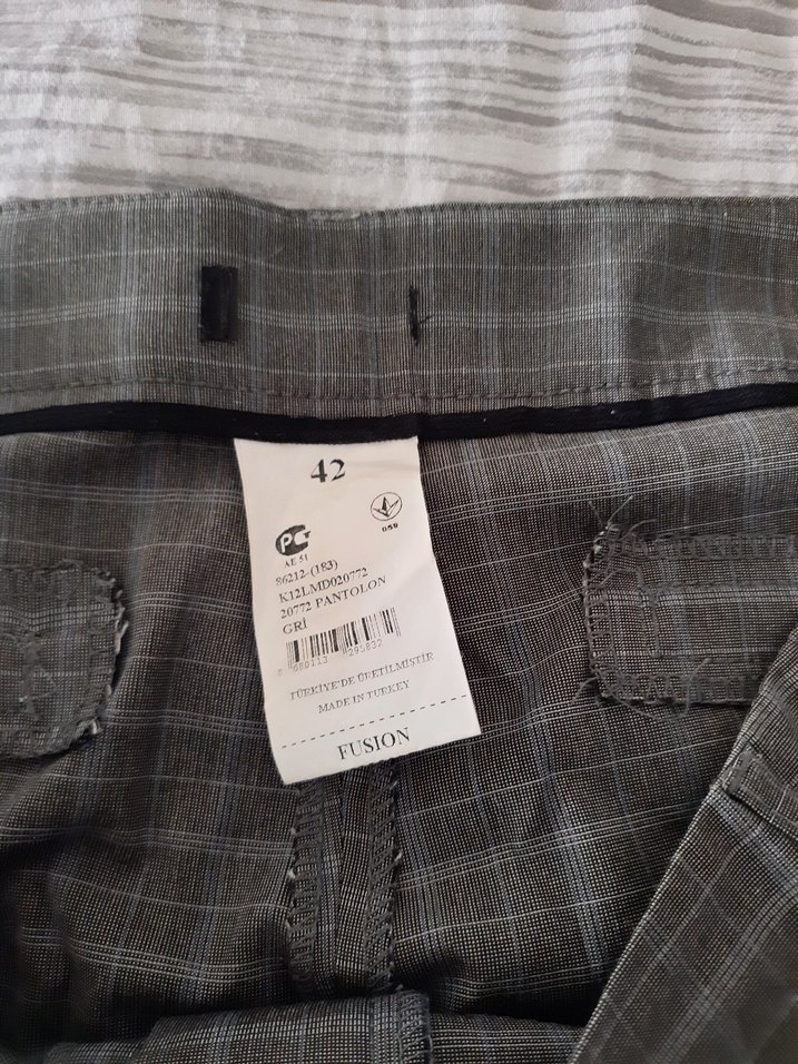Düğmeli Gri Kadın Kumaş Pantolon - Görsel 3