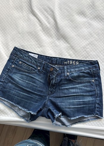 Düğmeli Koyu Mavi Mini Denim Şort