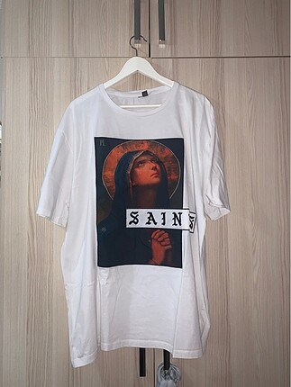 Beyaz oversize tisort