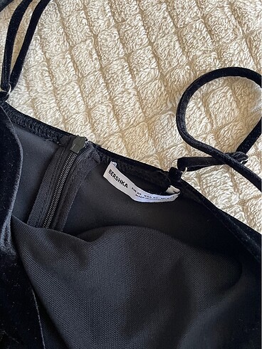 xs Beden bershka elbise
