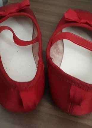H&M 23 numara Kırmızı babet 