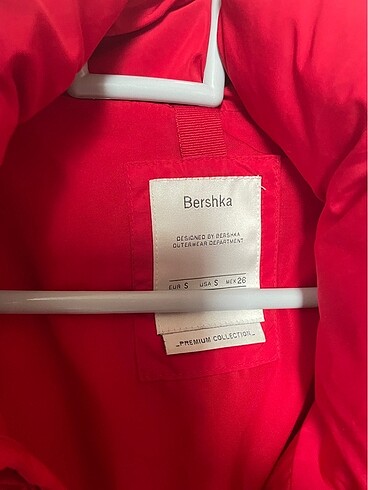 s Beden kırmızı Renk Bershka kırmızı mont