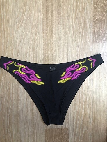 Asos Ateş Baskılı Bikini Alt