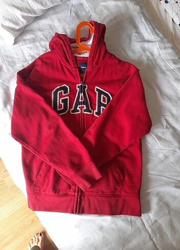 GAP sweatshirt