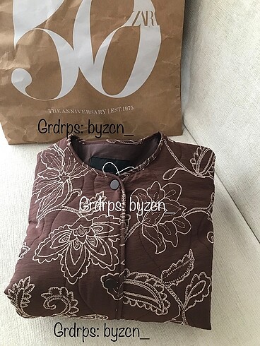 Zara KAUÇUK NAKIŞLI ŞİŞME MONT - Görsel 4