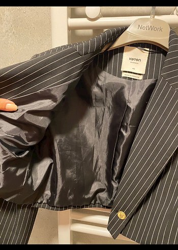 Düğmeli Siyah Çizgili Kısa Kadın Blazer - Görsel 5