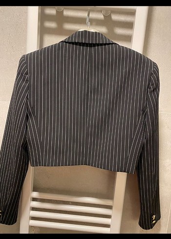 Düğmeli Siyah Çizgili Kısa Kadın Blazer - Görsel 4