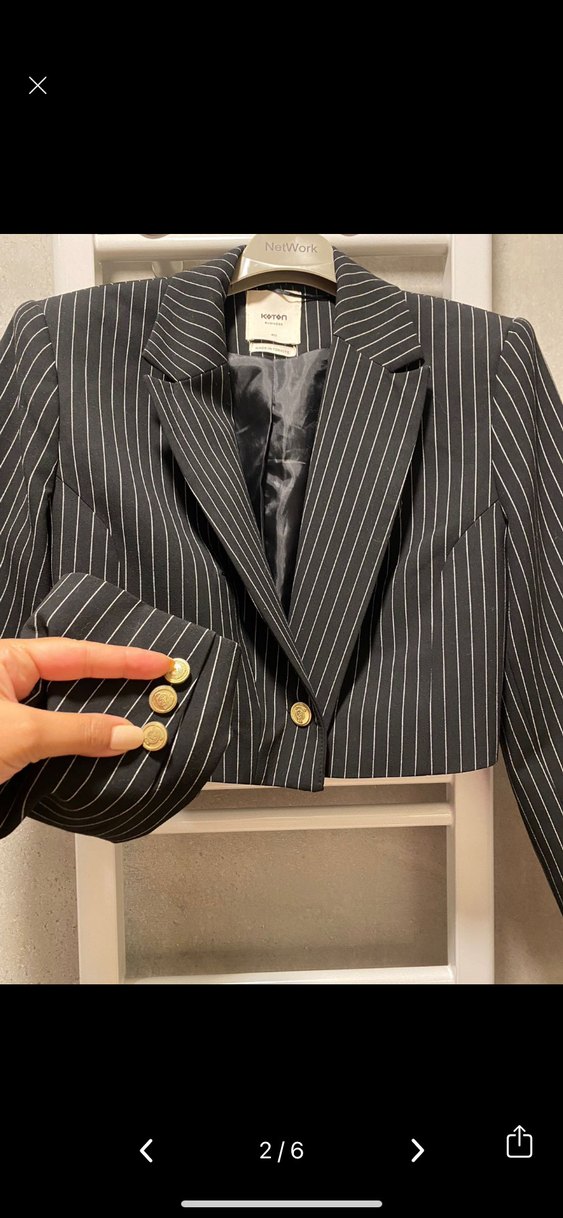 Düğmeli Siyah Çizgili Kısa Kadın Blazer - Görsel 2
