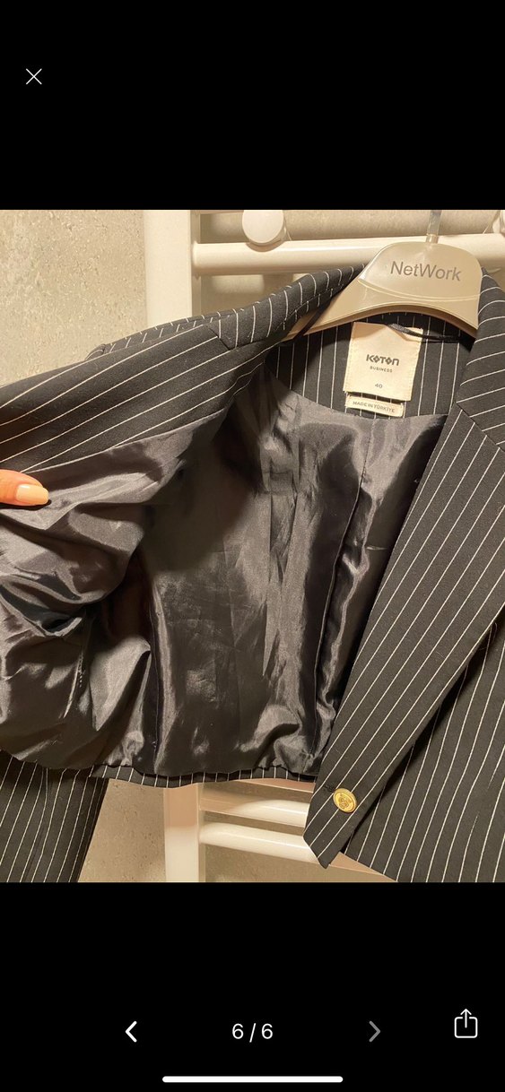 Düğmeli Siyah Çizgili Kısa Kadın Blazer - Görsel 5